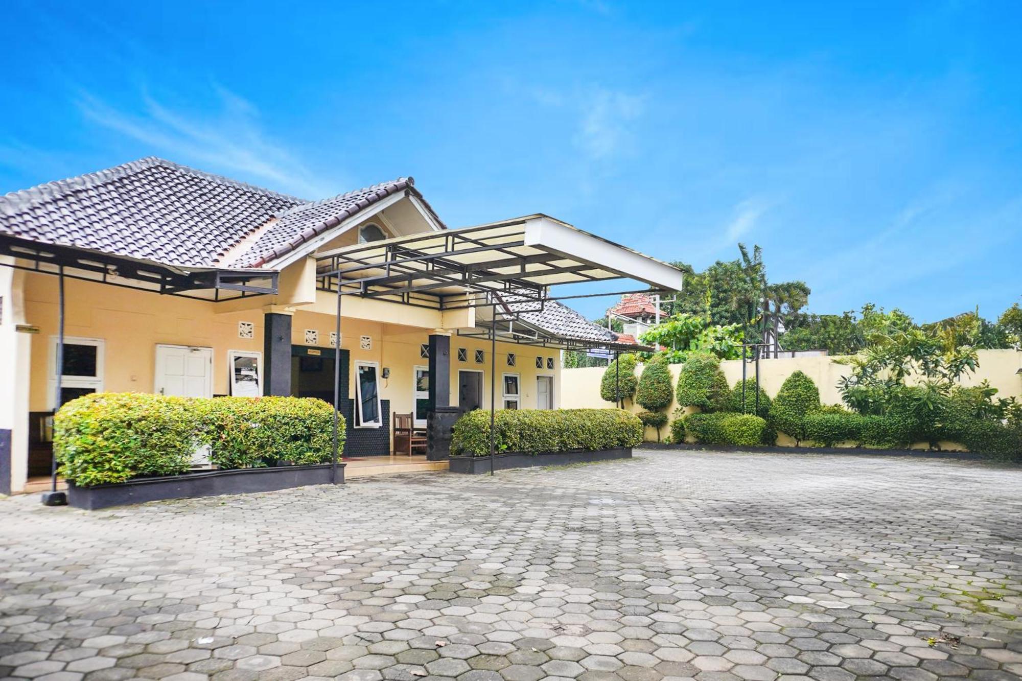 Hotel O Pekalongan Near Pasar Batik Setono Formerly Hotel Puspa Indah Kültér fotó