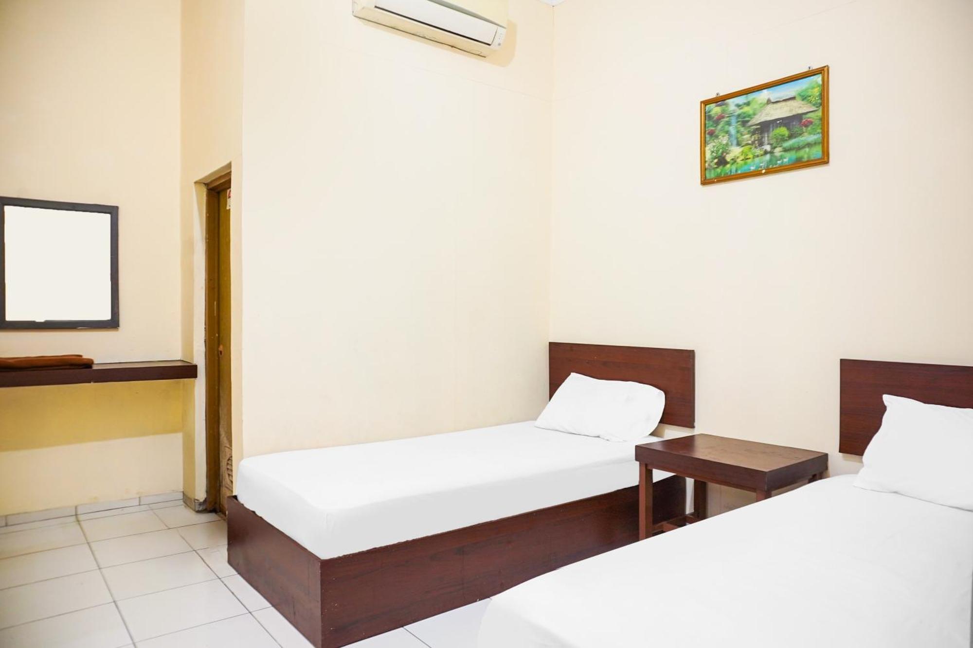 Hotel O Pekalongan Near Pasar Batik Setono Formerly Hotel Puspa Indah Kültér fotó