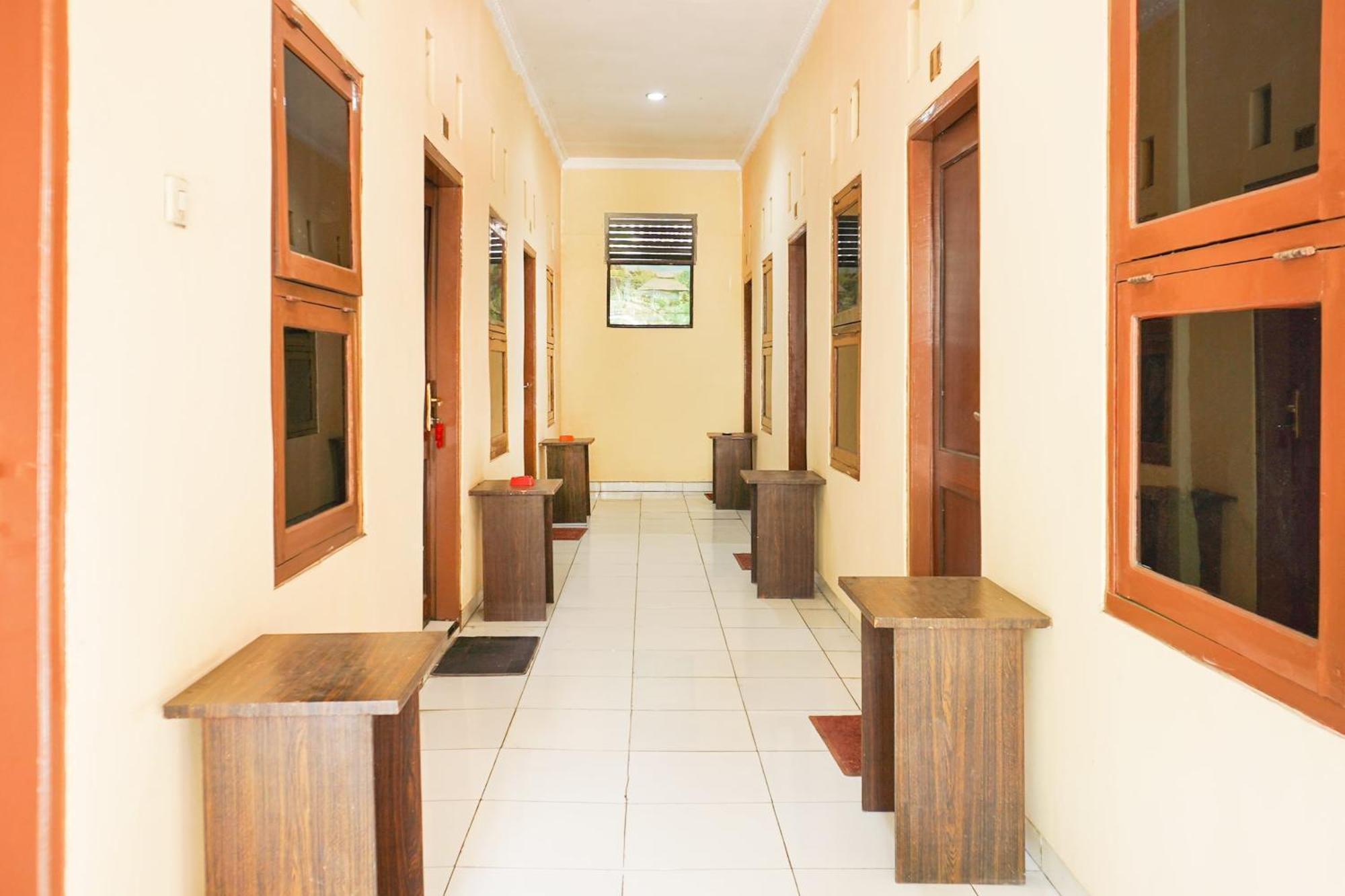 Hotel O Pekalongan Near Pasar Batik Setono Formerly Hotel Puspa Indah Kültér fotó